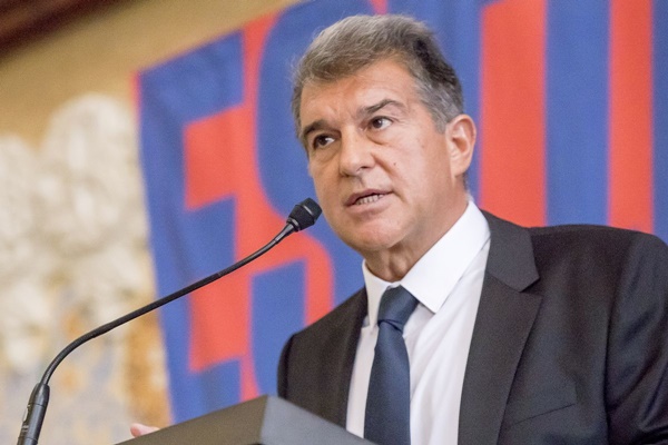 Dự án ESL chưa sụp đổ và đồng thời Barca vẫn còn đang tham dự.