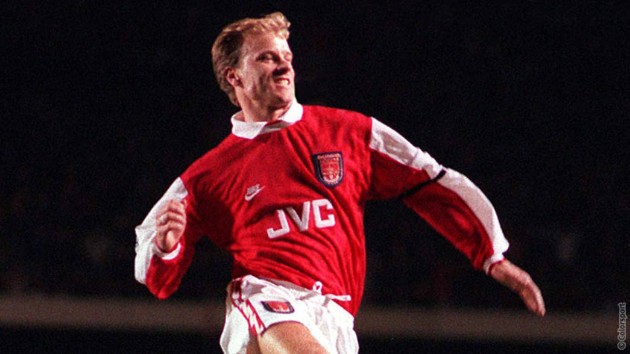 Dennis Bergkamp là huyền thoại của Arsenal.