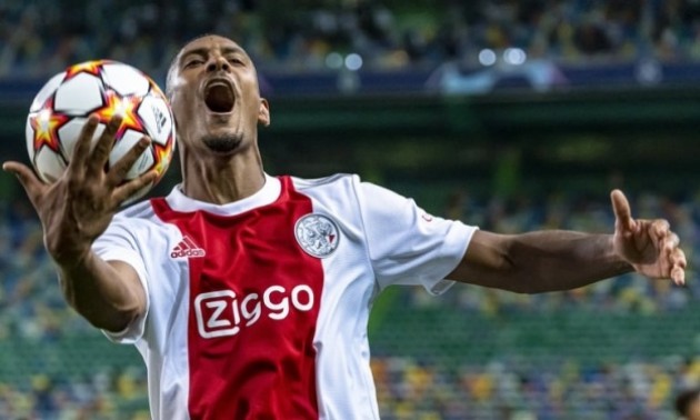 Ajax đang chơi bùng nổ ở C1.