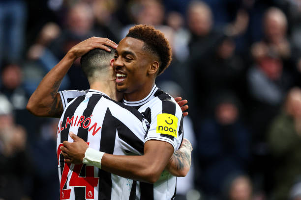 Newcastle thi đấu thăng hoa khi được chơi trên sân nhà.