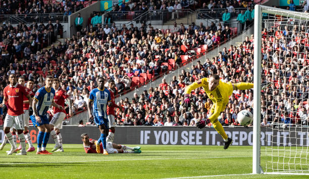 De Gea cứu thua ngoạn mục.