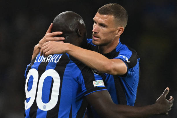Dzeko nhường chỗ cho Lukaku.
