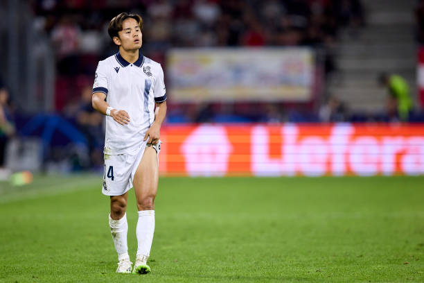 Đơn giản, bởi ngôi sao người Nhật Bản đang có phong độ bùng nổ kể từ đầu mùa, anh ghi đến 5 bàn và đóng góp 1 pha kiến tạo chỉ sau 7 lần ra sân tại La Liga.