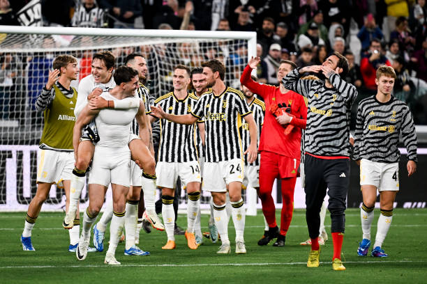 Ảnh bài viết Bước ngoặt phút cuối, Juventus đánh chiếm ngôi đầu Serie A