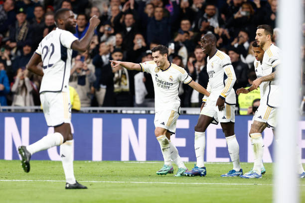 Dù vậy, thắng lợi 2-0 cũng đã đủ để giúp thầy trò Ancelotti lấy lại ngôi đầu bảng từ tay Girona.