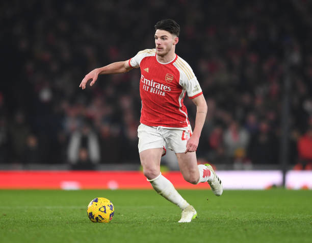 Theo số liệu từ Fotmob, Arsenal đạt tỷ lệ kiểm soát bóng 56%, chỉ để Wolves tung ra vỏn vẹn 6 pha dứt điểm. Và có thể nói, sự xuất sắc của Rice trong tuyến giữa chính là lý do khiến cho Bầy sói bị áp đảo hoàn toàn.