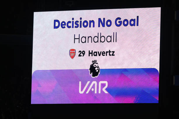 Tuy vậy, sau khi VAR vào cuộc thì pha lập công của Havertz đã không được công nhận, khi tổ trọng tài cho rằng anh đã để bóng chạm tay.