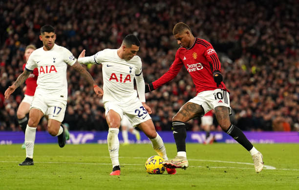 Ở mặt trận phòng ngự, Porro cũng gây ấn tượng với 2 pha tắc bóng chính xác, 7 lần thắng tranh chấp tay đôi, 3 tình huống giải vây, 3 tình huống đánh chặn và 6 lần thu hồi bóng.