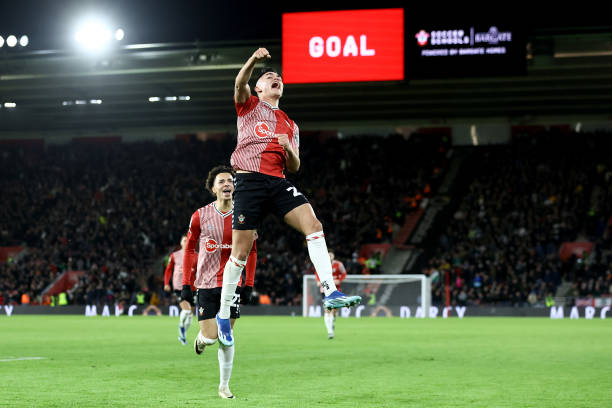 Tạm gác lại Leicester, Championship còn đang chứng kiến sự bùng nổ đến từ một đội bóng quen thuộc khác là Southampton.