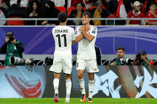 Bên phía Iraq, với lợi thế chơi hơn người, hầu hết cầu thủ trên hàng công đều đã có một màn thể hiện khá ấn tượng.