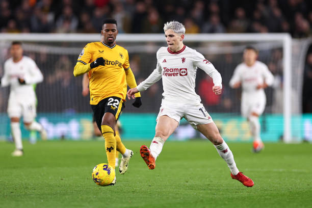 Đơn cử như trường hợp của Nelson Semedo, người thực chất đã không thể tạo ra quá nhiều nguy hiểm cho Man Utd ở những tình huống tham gia hỗ trợ tấn công.