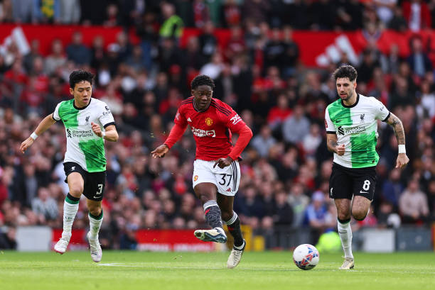 Không chỉ Alejandro Garnacho, mùa giải năm nay, Manchester United còn đang chứng kiến sự tiến bộ vượt bậc của một tài năng trẻ khác là Kobbie Mainoo.