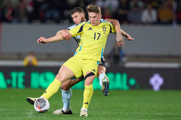 Bên kia chiến tuyến, Thụy Điển đã có cùng số pha dứt điểm với Bồ Đào Nha (13), nhưng họ đã bỏ lỡ hàng loạt cơ hội và chỉ ghi được 2 bàn.