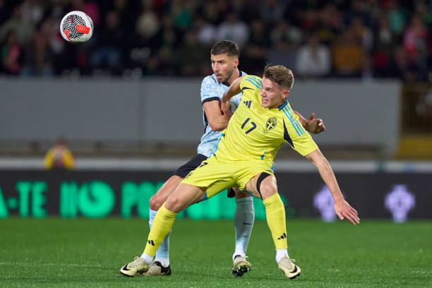 Theo dữ liệu từ Whoscored, 33 bàn và 12 kiến tạo là thành tích mà Gyokeres đạt được ở cấp độ CLB mùa này. Hiện tại, anh cũng đang là cầu thủ đóng góp trực tiếp vào nhiều bàn thắng nhất tại châu Âu.