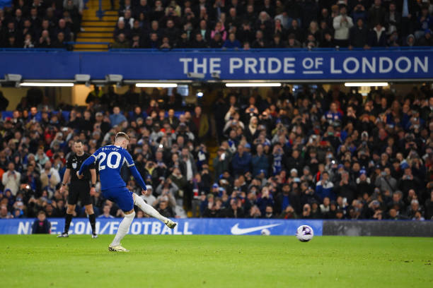 Kể từ mùa giải 2012/13, Palmer là cầu thủ đầu tiên của Chelsea ghi bàn trước Man Utd trên sân nhà lẫn sân khách.