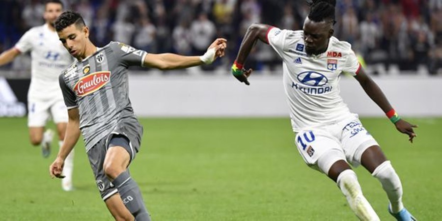 Bertrand Traore đã có trận đấu tốt trước Angers và điều đó giúp anh lọt vào đội hình tiêu biểu.