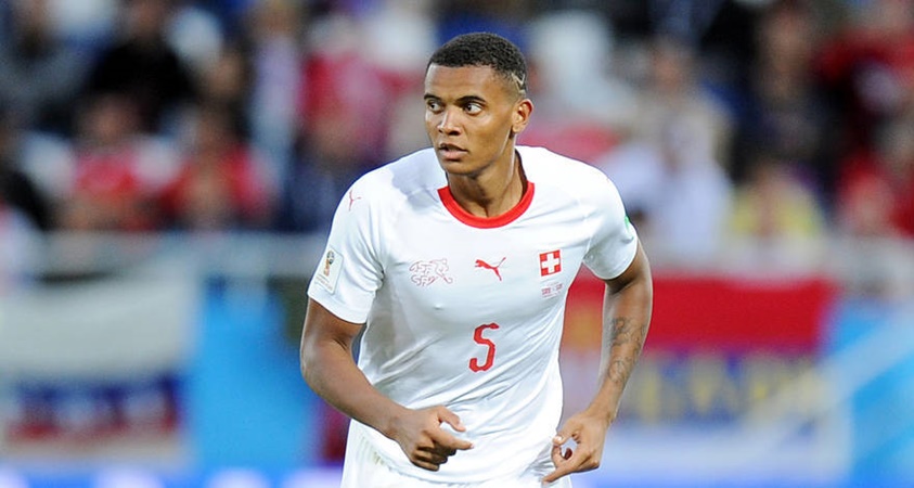 Akanji vừa gặp chấn thương.