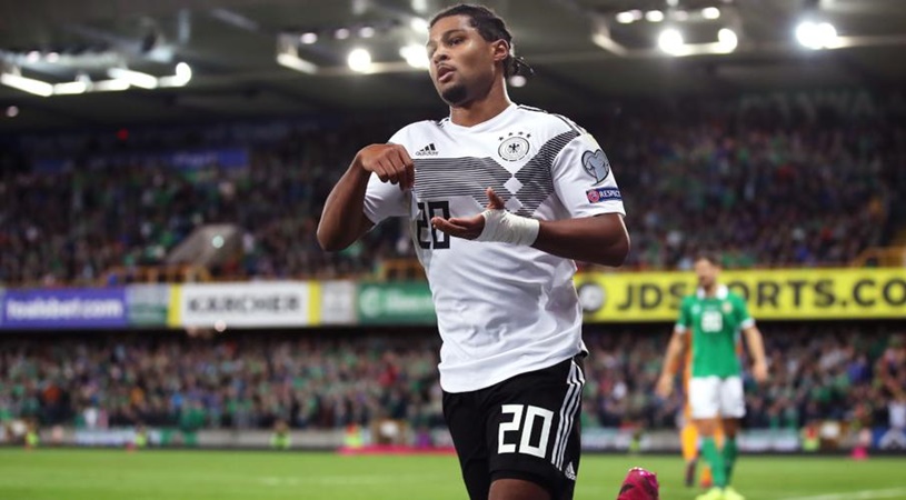 Serge Gnabry tiếp tục gánh vác trọng trách ghi bàn vô tình cho thấy số 9 đang trở thành điểm đen trong đội hình tuyển Đức.