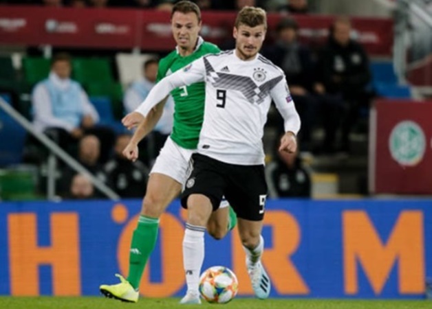 Dẫu vậy, chiến thắng này có một vết gợn vì bài toán tiền đạo cắm chưa thể có lời giải. Timo Werner được trao cơ hội trước Bắc Ailen nhưng không thể hiện được nhiều.