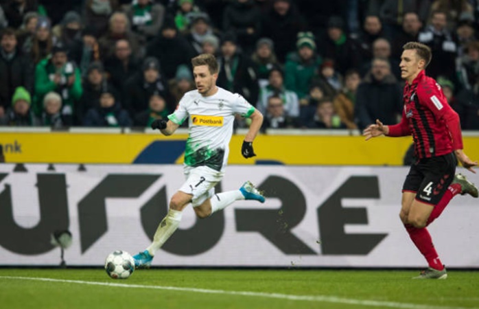 1 bàn thắng và 1 kiến tạo, Patrick Herrmann đang đạt điểm rơi phong độ cực cao vào thời điểm hiện tại.