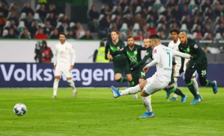 Không Milot Rashica, Werder Bremen sẽ chẳng thể có 3 điểm tại vòng này. Chính số 7 đã lập hẳn một cú đúp để khiến Wolfsburg mất mặt trên sân nhà.