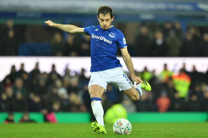 Leighton Baines đã dành ra 13 năm chơi cho Everton. Điểm mạnh của hậy vệ người Anh nằm ở khả năng kiến tạo lẫn đá phạt.