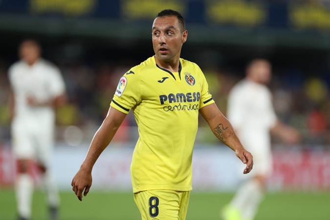 Santi Cazorla đang hồi sinh tại Villarreal sau giai đoạn chấn thương liên miên ở Arsenal. Anh hiện gồng gánh tuyến giữa của "Tàu ngầm vàng".