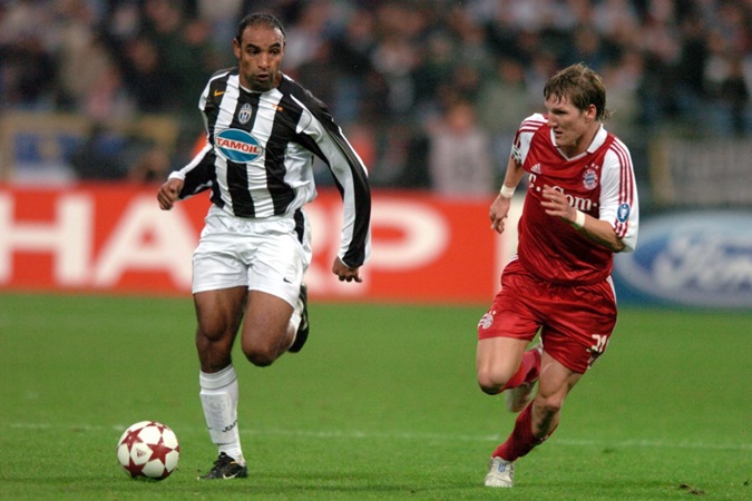 Nối gót Cannavaro, Emerson cũng khoác áo Real sau khi rời Juventus. Đáng tiếc là cầu thủ người Brazil đã không thể thi đấu tốt như mong đợi.