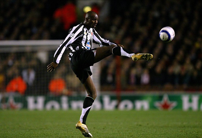 Giống Ibrahimovic, Patrick Vieira buộc phải rời "con tàu đắm" Juventus vào năm 2006.