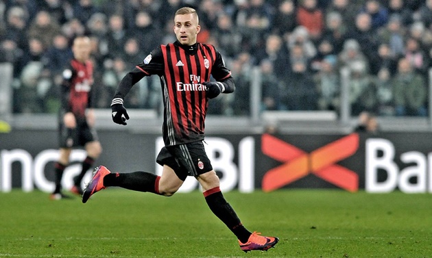Năm 2017 là khoảng thời gian đầy thất vọng của Gerard Deulofeu. Anh thi đấu cho AC MIlan nhưng cũng nhanh chóng bị bật bãi khỏi câu lạc bộ.