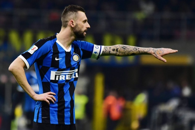 Mateo Brozovic chính là "máy đếm nhịp" của Inter MIlan. Khả năng phân phối bóng của tiền vệ này rất có ích cho những pha lên bóng của Inter.