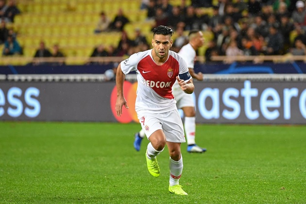 Radamel Falcao ở mùa giải 2016/17 là một sát thủ. Anh ghi vô số bàn thắng quan trọng cho câu lạc bộ. Sau khi trải qua khoảng thời gian thất vọng ở MU và Chelsea, Falcao đang đầu quân cho Galatasaray.