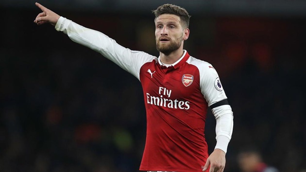 Arsenal sẵn sàng chi đậm để đón cầu thủ người Đức về Emirates. Sau Ozil, đội bóng thành London trả cho Valencia cho số tiền 41 triệu euro để mua Shkodran Mustafi.