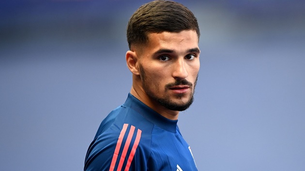 Phẩm chất chơi bóng kỹ thuật, sự sáng tạo của Aouar sẽ giúp Arsenal trình diễn phong cách chơi bóng trơn tru hơn.