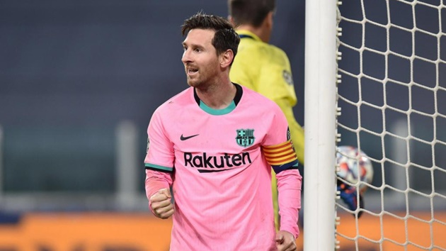 Thành tích đó giúp ngôi sao người Argentina trở thành cầu thủ ghi nhiều bàn thắng nhất cho 1 câu lạc bộ. Messi đã đẩy kỷ lục 643 bàn của Pele ở Santos vào dĩ vãng.