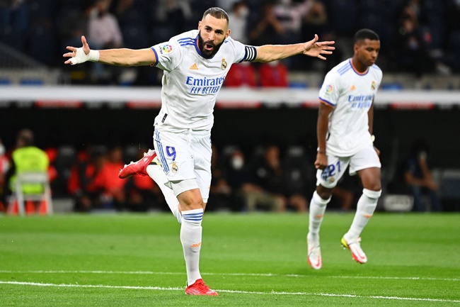 Hàng công của Real phụ thuộc vào Benzema.