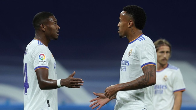 Alaba và Militao nghỉ thi đấu khiến hàng thủ của Real gặp khó.
