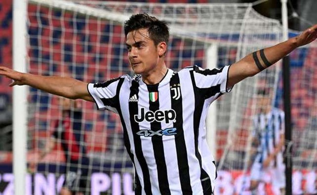 3. Paulo Dybala (Juventus | 45 triệu bảng). Tương lai của Dybala tại Juve vẫn đang bị đặt dấu hỏi lớn khi đôi bên chưa đạt được thỏa thuận hợp đồng mới. Nhân cơ hội này, Man Utd, Chelsea và Liverpool đã lên kế hoạch tiếp cận chân sút người Argentina.