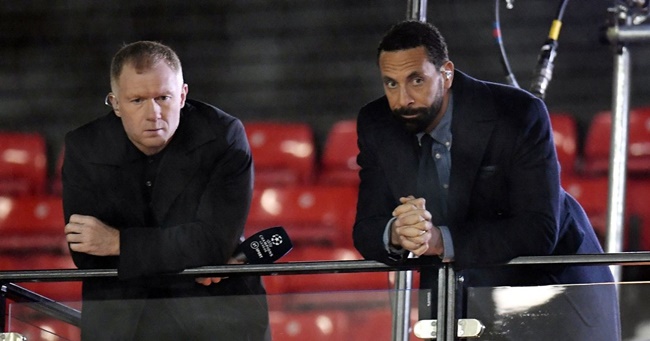 Một người đàn ông trưởng thành như cựu trung vệ Man Utd tạo cho người hâm mộ cảm giác anh khó lòng nắm bắt xu hướng của giới trẻ: tham gia Tiktok. Dù vậy, huyền thoại sân Old Trafford vừa 'gây bão' mạng xã hội vì góp phần tạo nên đoạn video gây được sự chú ý trên Tiktok.