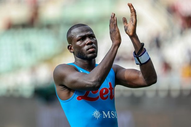 Với Benitez, Koulibaly vẫn còn nhiều điểm cần cải thiện.
