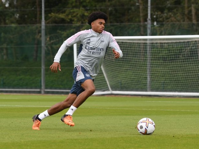 Sousa chơi ấn tượng trước Dulwich.