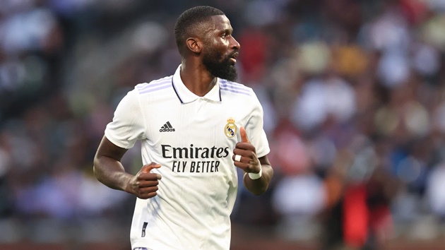 Man United thích Antonio Rudiger và theo dõi sát sao tình hình của anh ấy ở Chelsea mùa trước. Song, Real Madrid là bến đỗ được Rudiger lựa chọn.