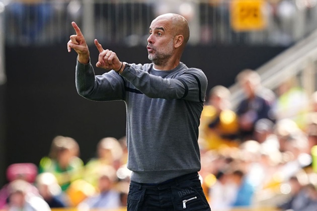 Sau khi vượt qua Wolves vào cuối tuần rồi, Manchester City của Pep Guardiola sẽ tạm nghỉ ngơi nhường chỗ cho đợt tập trung ĐTQG. Pep nhân cơ hội này để xả stress bên cạnh vợ của mình.