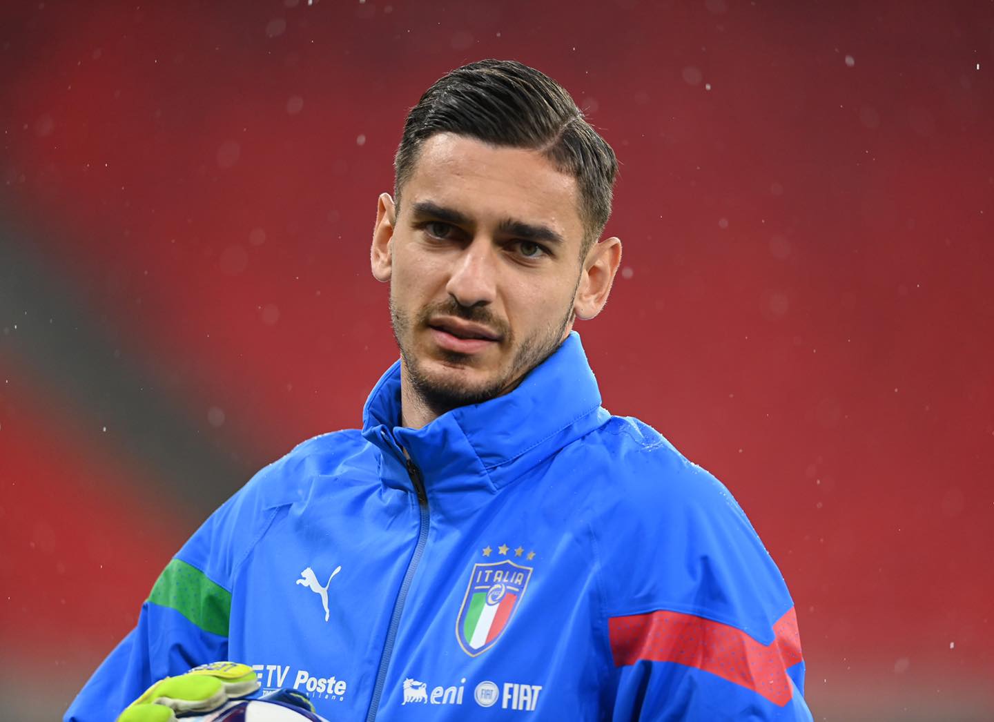 Napoli quyết định giữ chân Alex Meret.