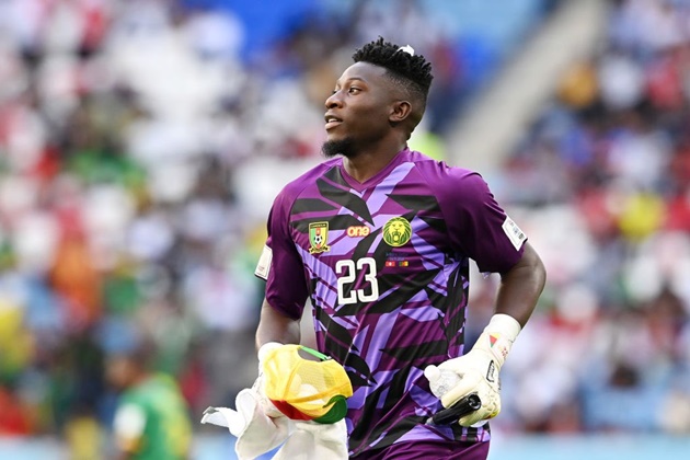 Andre Onana đã chính thức bị tuyển Cameroon tống cổ khỏi danh sách tham dự World Cup 2022. Lý do nằm ở việc Onana bất đồng quan điểm chơi bóng với HLV trưởng Rigobert Song.