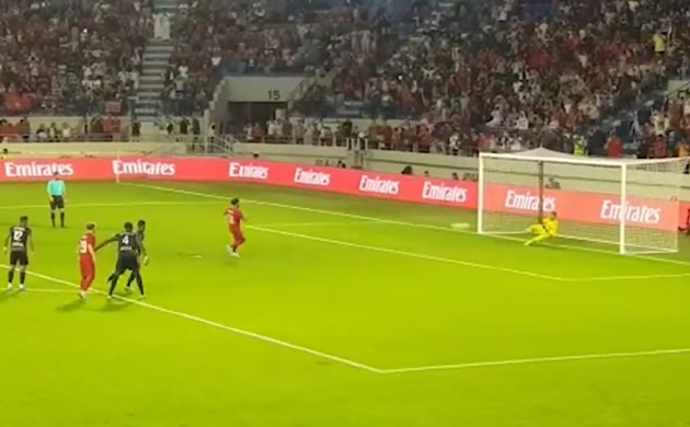 Phút thứ 14, Salah có cơ hội nhân đôi cách biệt nhưng anh hỏng penalty trước Anthony Lopes.