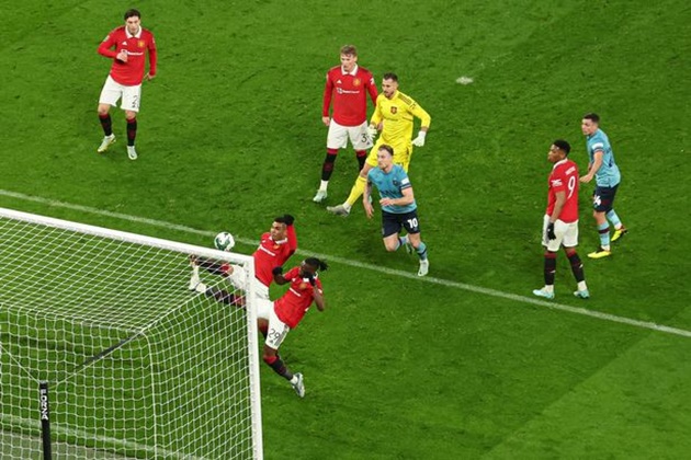 Ảnh bài viết 5 điểm nhấn Man Utd 2-0 Burnley: Điểm trừ kẻ đóng thế; Khó cản Rashford