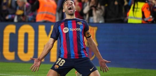 Atletico đánh tiếng giành chữ ký của Alba.
