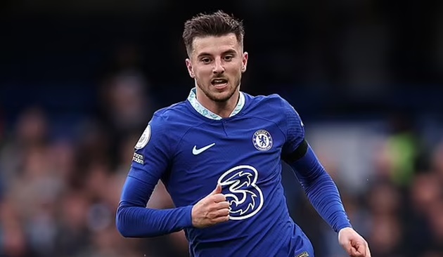 Mount và Man Utd gây sức ép cho Chelsea.
