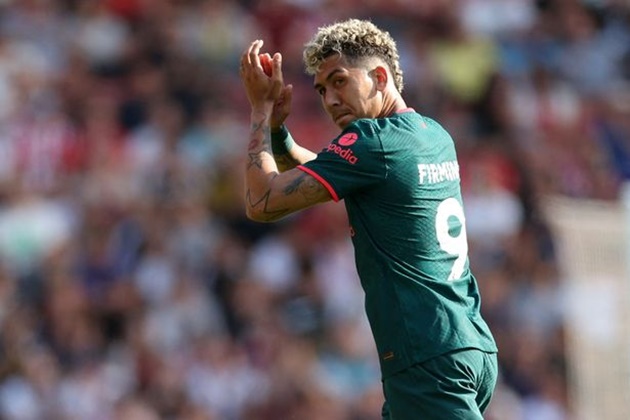 5. Roberto Firmino rời Liverpool sau 8 năm đầy danh hiệu tại Anfield. Anh đã được liên kết với việc chuyển đến MLS nhưng Firmino vẫn muốn chơi bóng tại châu Âu.